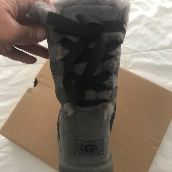 UGG Boots W Short Continuity Bow in Grey Size 8 - Picture 7 of 9